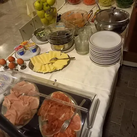 ホテル Losanna チェルヴィア